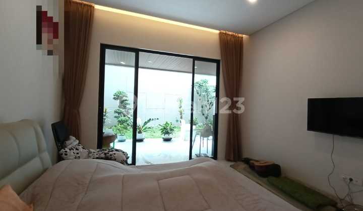 Rumah 2 Lantai Lux Lokasi Strategis di Singgasana Pradana Bandung 2