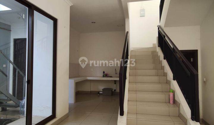 Rumah 2 Lantai Nyaman Asri di Cluster Cynthia Summarecon 2