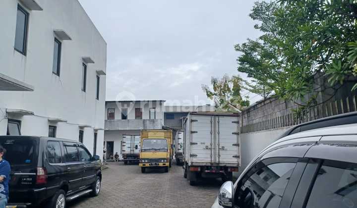 Gudang Terawat Nyaman Lokasi Strategis di Sayap Caringin 