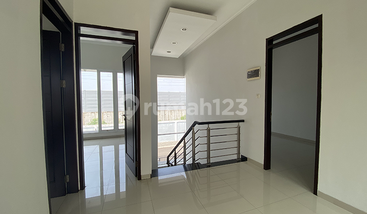 Dijual Rumah Baru Siap Huni Minimalis Strategis di Singgasana Karangmulyaan 2