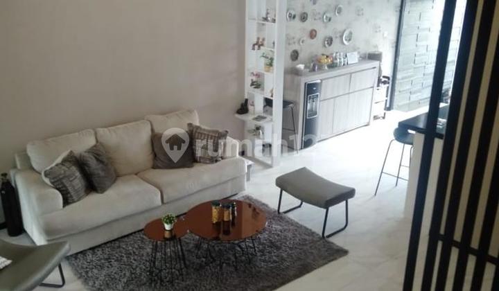 Rumah Minimalis Lux 3 Lantai di Taman Mekar Utama Bandung Rumah Minimalis Lux 3 Lantai di Taman Mekar Utama Bandung