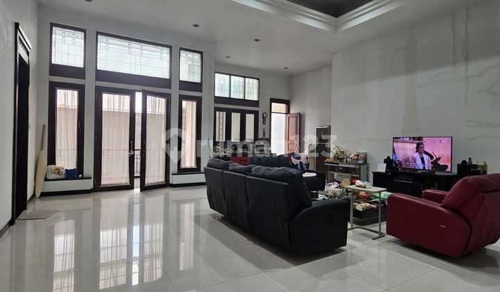 Rumah Lux Keren Banget Strategis di Batununggal Bandung Rumah Lux Keren Banget Strategis di Batununggal Bandung