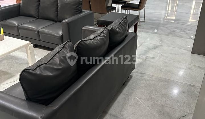 Rumah 2 Lantai Hoek di Mainroad Kota Baru Parahyangan