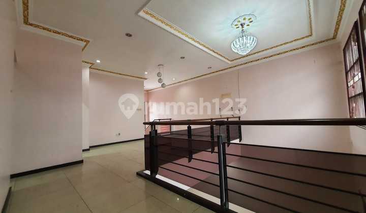 Rumah 2 Lantai Nyaman Terawat Siap Huni di Batununggal Bandung Rumah 2 Lantai Nyaman Terawat Siap Huni di Batununggal Bandung