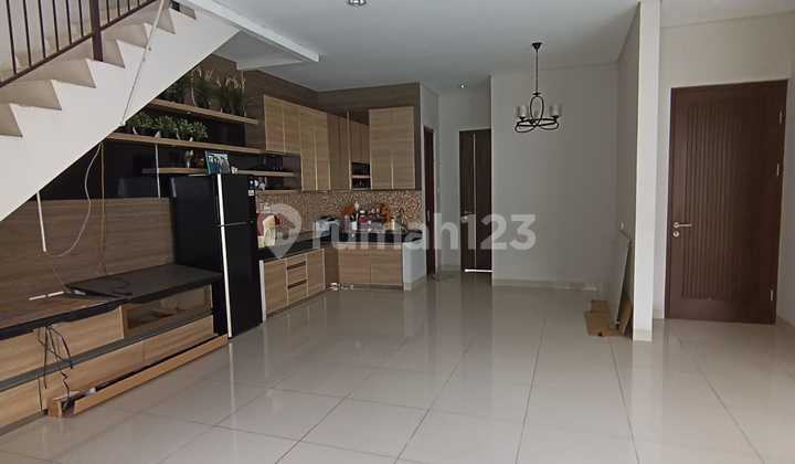 Dijual Rumah Design Modern Semi Furnished Lokasi Buah Batu Square