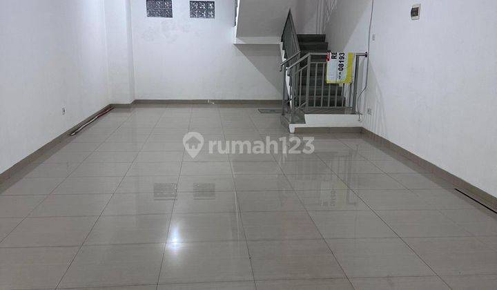 RUKO STRATEGIS 3 LANTAI COCOK UNTUK KANTOR ATAU TOKO SIAP PAKAI DI HOLIS BANDUNG 2