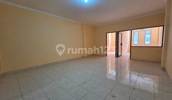 RUKO 2 LANTAI LOKASI RAMAI STRATEGIS SIAP PAKAI DI BUMI KOPO KENCANA BANDUNG