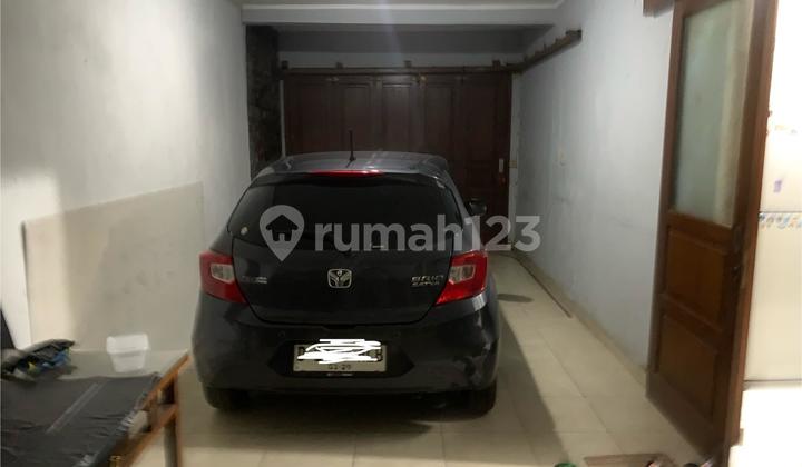 STRATEGIC SEMI-FURNISHED HOUSE, COMFORTABLE ENVIRONMENT, READY TO OCCUPY IN MARGAHAYU SOEKARNO HATTA BANDUNG. STRATEGIC SEMI-FURNISHED HOUSE, COMFORTABLE ENVIRONMENT, READY TO OCCUPY IN MARGAHAYU SOEKARNO HATTA BANDUNG.