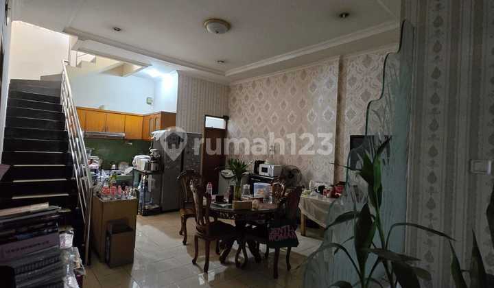 Rumah Singgasana Pradana Bandung Tol Moch. Toha Yogya 2