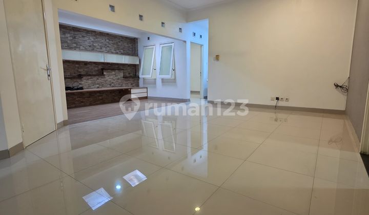 RUMAH IDAMAN MINIMALIS MODERN LINGKUNGAN NYAMAN SIAP HUNI DI SINGGASANA PRADANA BANDUNG 2