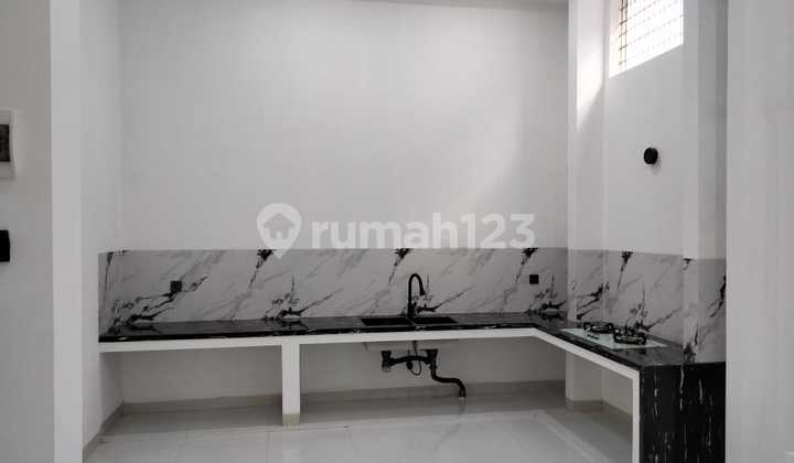 RUMAH HOOK MINIMALIS MODERN 2 LANTAI SIAP HUNI DI SINGGASANA PRADANA BANDUNG 2