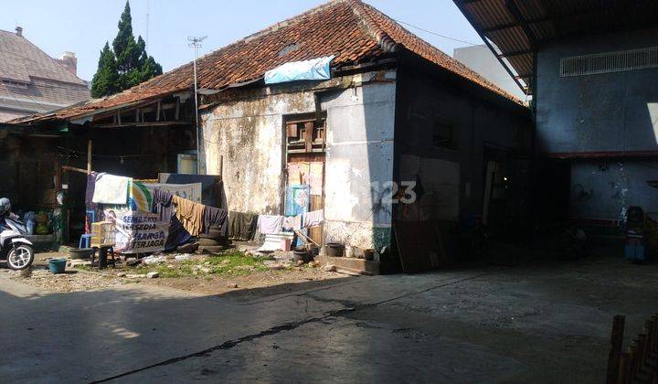 RUMAH TUA HITUNG TANAH TENGAH KOTA DI BANCEUY BANDUNG 2