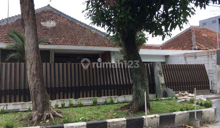 Rumah Luas Nyaman Strategis Siap Huni di Burangrang Bandung 1