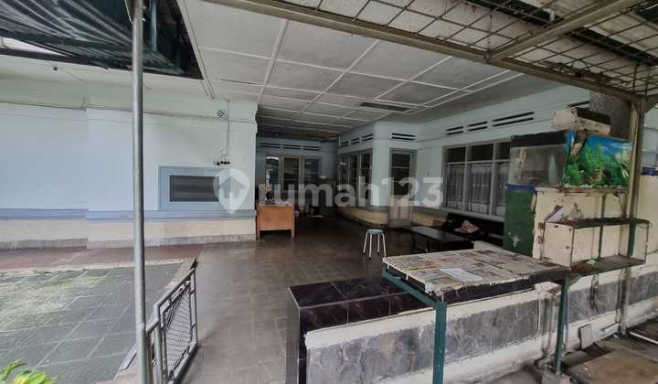 "Dijual Rumah Klasik Kolonial Belanda Daerah Dago, Bip, Borromeus