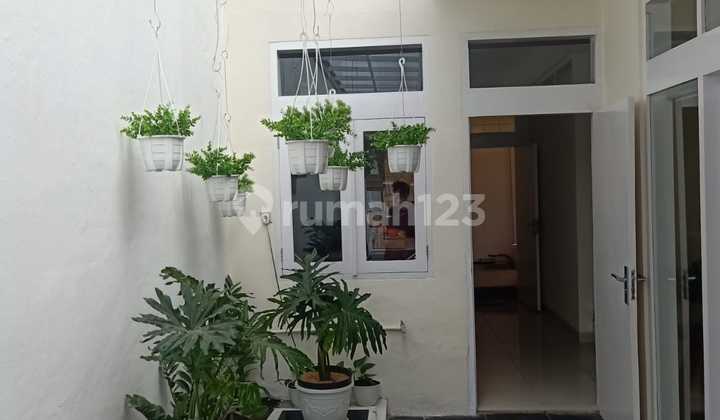 RUMAH CANTIK MINIMALIS MODERN SEMI FURNISHED SIAP HUNI DI SAYAP BURANGRANG BANDUNG 1