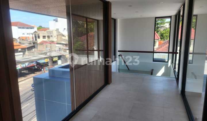 For Rent: Premium 3-Story Commercial Space on Sukajadi Main Road, Bandung