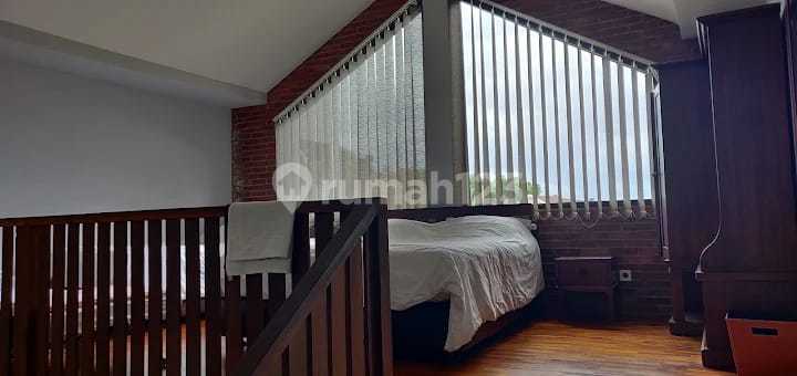 Disewakan Villa Mezzanine Furnish di Cigadung Dkt Itb, Rshs 2