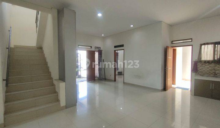 Rumah Idaman Lingkungan Nyaman 2 Lantai Semi Furnished Di Singgasana Pradana