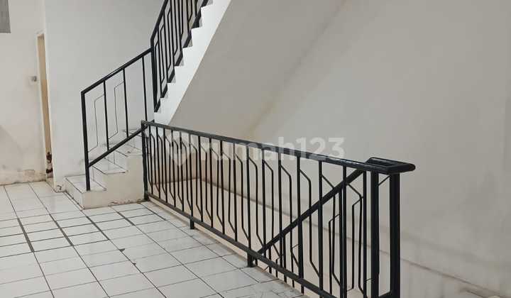 "For Rent: 4-Story Shop House on Main Road, Jl. Ahmad Yani, Bandung, Strategic Location"