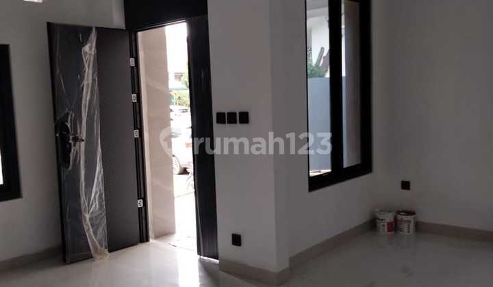RUMAH BARU MINIMALIS MODERN 2 LANTAI SIAP HUNI DI SINGGASANA PRADANA BANDUNG RUMAH BARU MINIMALIS MODERN 2 LANTAI SIAP HUNI DI SINGGASANA PRADANA BANDUNG