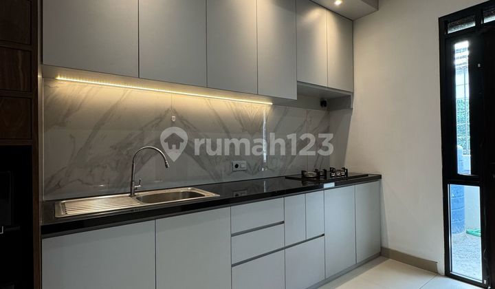 STRATEGIC 3-STORY RUKO IN THE HEART OF THE CITY, READY TO OCCUPY IN REGOL, BANDUNG STRATEGIC 3-STORY RUKO IN THE HEART OF THE CITY, READY TO OCCUPY IN REGOL, BANDUNG