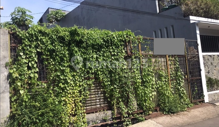 "For Sale Land on Jalan Kembar Moch. Toha, Bkr, and Buah Batu Toll Road"