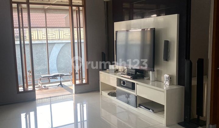 RUMAH BAGUS LUAS MINIMALIS MODERN 2 LANTAI SIAP HUNI DI SINGGASANA PRADANA BANDUNG