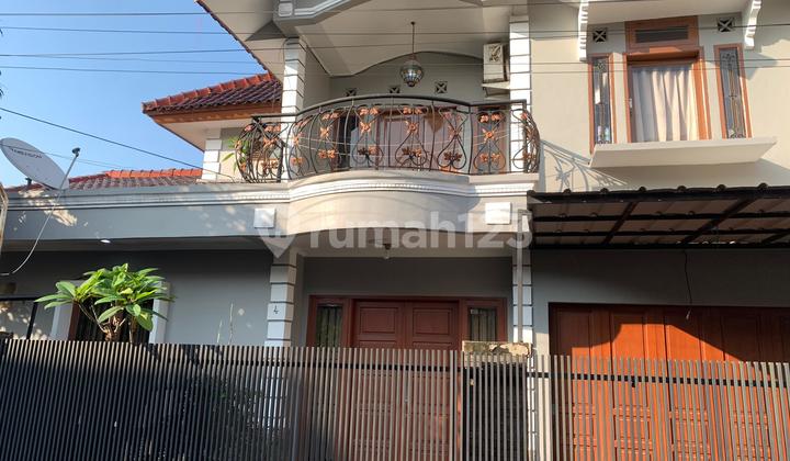 STRATEGIC SEMI-FURNISHED HOUSE, COMFORTABLE ENVIRONMENT, READY TO OCCUPY IN MARGAHAYU SOEKARNO HATTA BANDUNG. STRATEGIC SEMI-FURNISHED HOUSE, COMFORTABLE ENVIRONMENT, READY TO OCCUPY IN MARGAHAYU SOEKARNO HATTA BANDUNG.