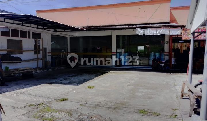 "Quick Sale of House and Shophouse, Strategic Main Road Yonif 301 Sumedang" "Quick Sale of House and Shophouse, Strategic Main Road Yonif 301 Sumedang"