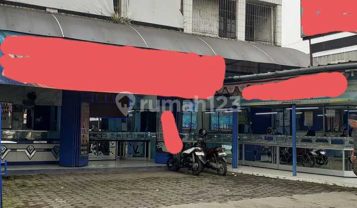 Quick Sale: Main Road Shop in Kiaracondong, Bandung - Strategic Location - Two Floors 1