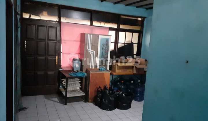Quick Sale: Main Road Shop in Kiaracondong, Bandung - Strategic Location - Two Floors 2