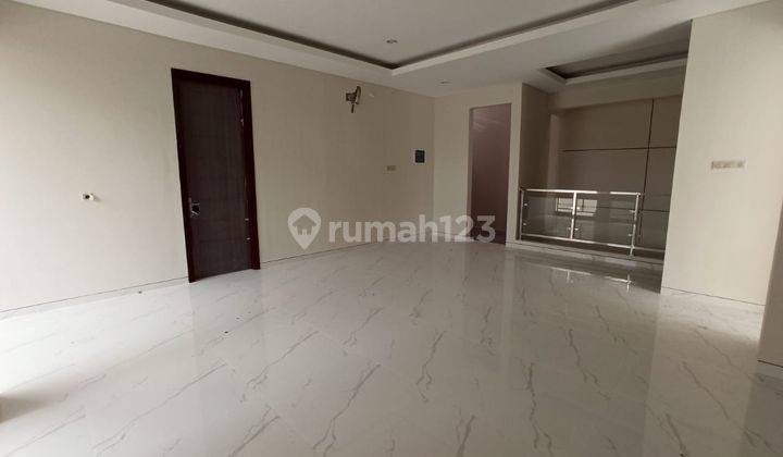 NEW Rumah Somerset Citraland Sby -  2 Lantai - Mewah Golf area 2