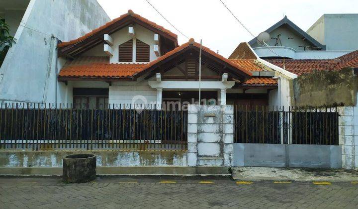 Rumah di Jalan Lebak Indah Surabaya Timur - 2 Lantai - SHM 2