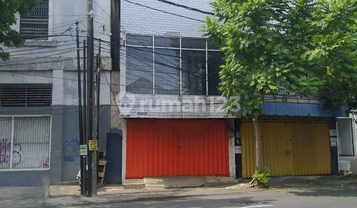 For Sale Zero-Lot Row House on Heroes Street - Contong Square - Bubutan - Central Surabaya City - Facing 0 Main Commercial Road Suitable for All Businesses - 4 Floors - SHM Title 1