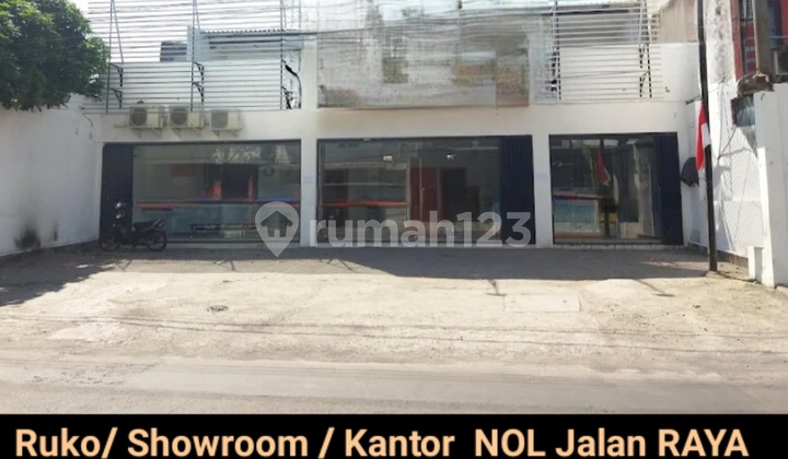 Cheap for Rent Ruko Raya Balongsari Tama - Tandes - West Surabaya - Special Width 16 Meters - Spacious Parking Suitable for All Businesses, Office, Warehouse, Bakery Shop, Showroom, Cafe, Restaurant