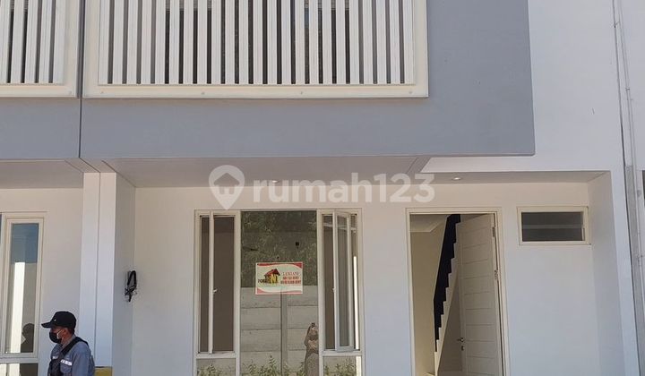 Murah 1 Milyar-an Dijual Rumah Dian Istana Residence Oasia - New Modern Spesial 3 Kamar Tidur - 2 Lantai Dekat Graha Famili, Royal Residence, Pakuwon Mall