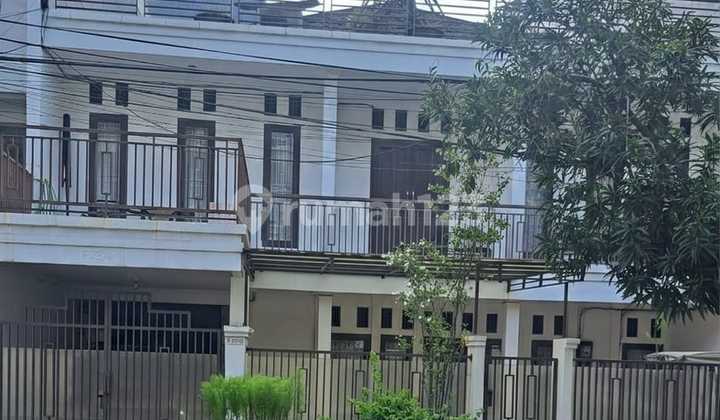 Rumah 2,5 Lantai Bagus di Sunter