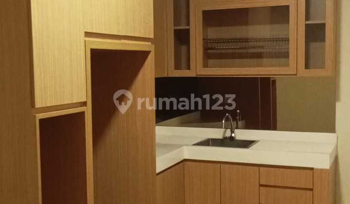 3.5-story warehouse in Sunter 3.5-story warehouse in Sunter