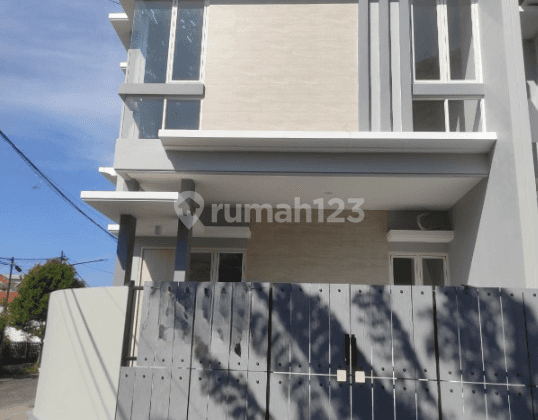 Rumah Baru Minimalis Hook di Gading Pantai Dekat Kenjeran, Pakuwon City Dan Jalan Lebar 2