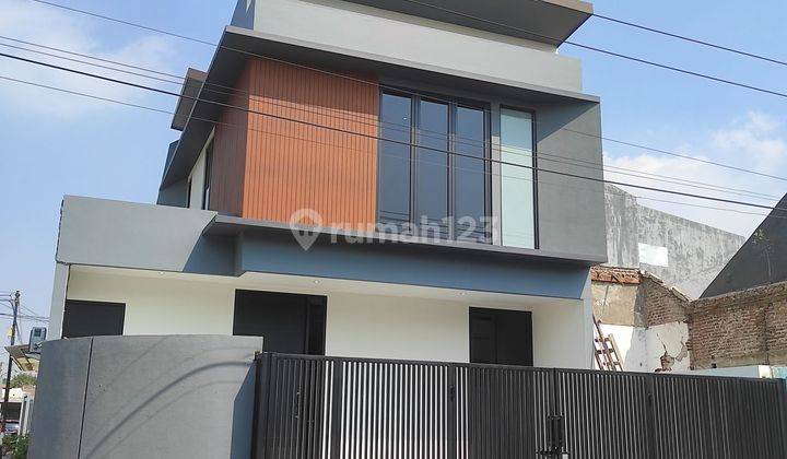 Rumah Baru Modern Kekinian Semi Furnish Di Babatan Pantai Surabaya Timur  1