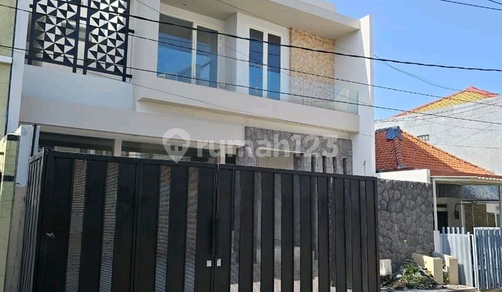 Modern Minimalist House 10 Meters Wide in Manyar East Surabaya, One Step to Petra School 1