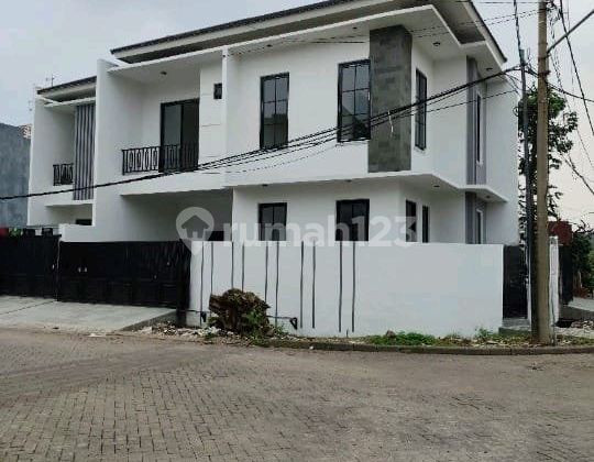 Rumah Minimalis Hook Araya Galaxy Bumi Permai Surabaya 1