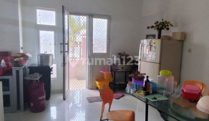 Rrumah Hook Mulyosari Row Jalan Lebar 2