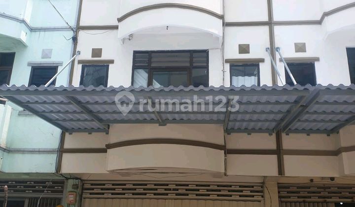 Bunguran Commercial Shophouse 3.5 Floors Strategic North Surabaya 1