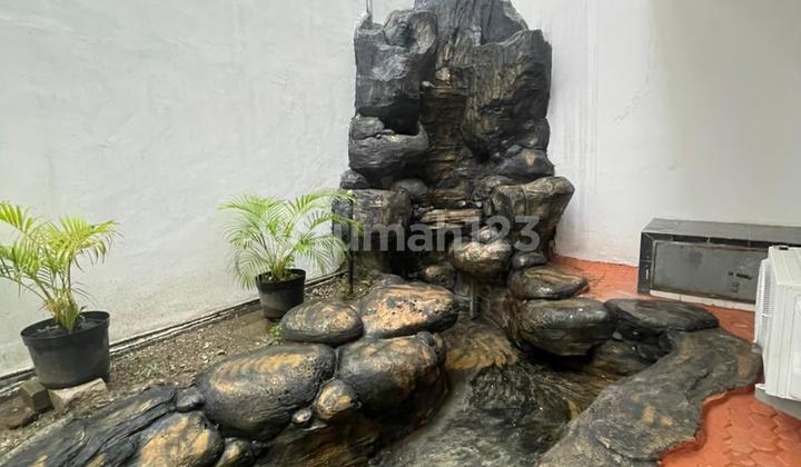 Modern Residence 2-Storey House Dharmahusada East Surabaya 2