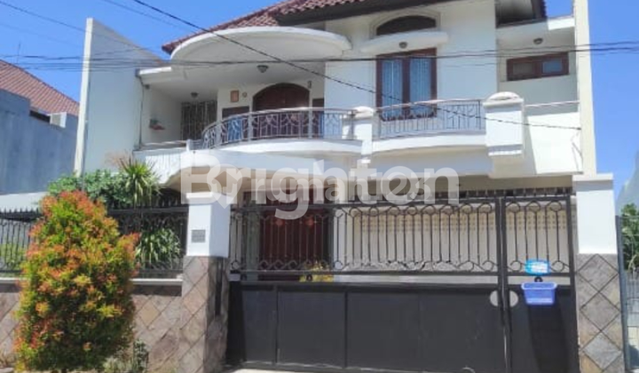 Rumah Terawat Split Level di Galaxy Bumi Permai  Araya Tahap 1 Surabaya Timur