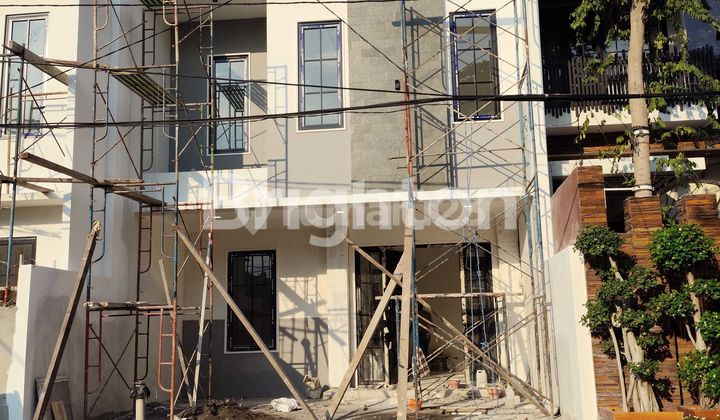 New Minimalist House FRESH in BOULEVARD ARAYA Surabaya 1