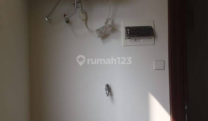 Dijual Apartemen Lucky Tower Residence Bagus Sekali Semi Furnished 2