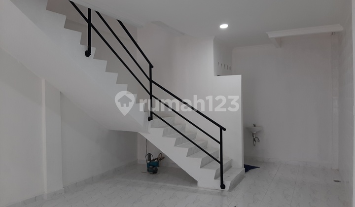 Ruko Sewa Pluit Kencana, 3 Lantai, Murah, Strategis 8