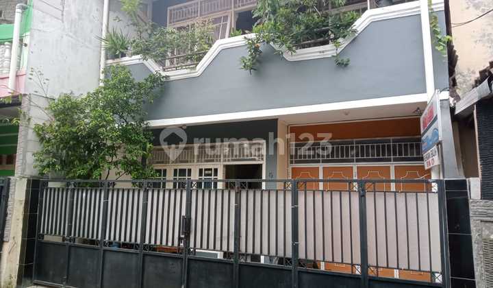 Rumah Siap Huni Lingkungan Tenang 2 Lantai di Cipinang